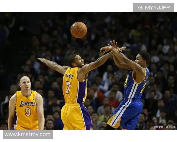 2012年湖人与勇士的激烈对决回顾与分析篮球历史中的经典时刻 2012年湖人与勇士的激烈对决回顾与分析篮球历史中的经典时刻