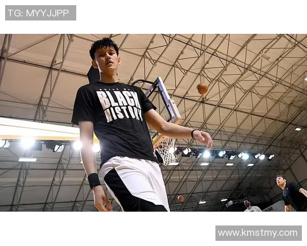 曾凡博的篮球之路：从青涩少年到璀璨明星的成长历程与未来展望