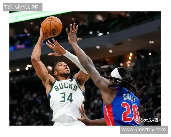 火箭队与雄鹿激战正酣比分悬念迭起引发球迷热议 火箭队与雄鹿激战正酣比分悬念迭起引发球迷热议